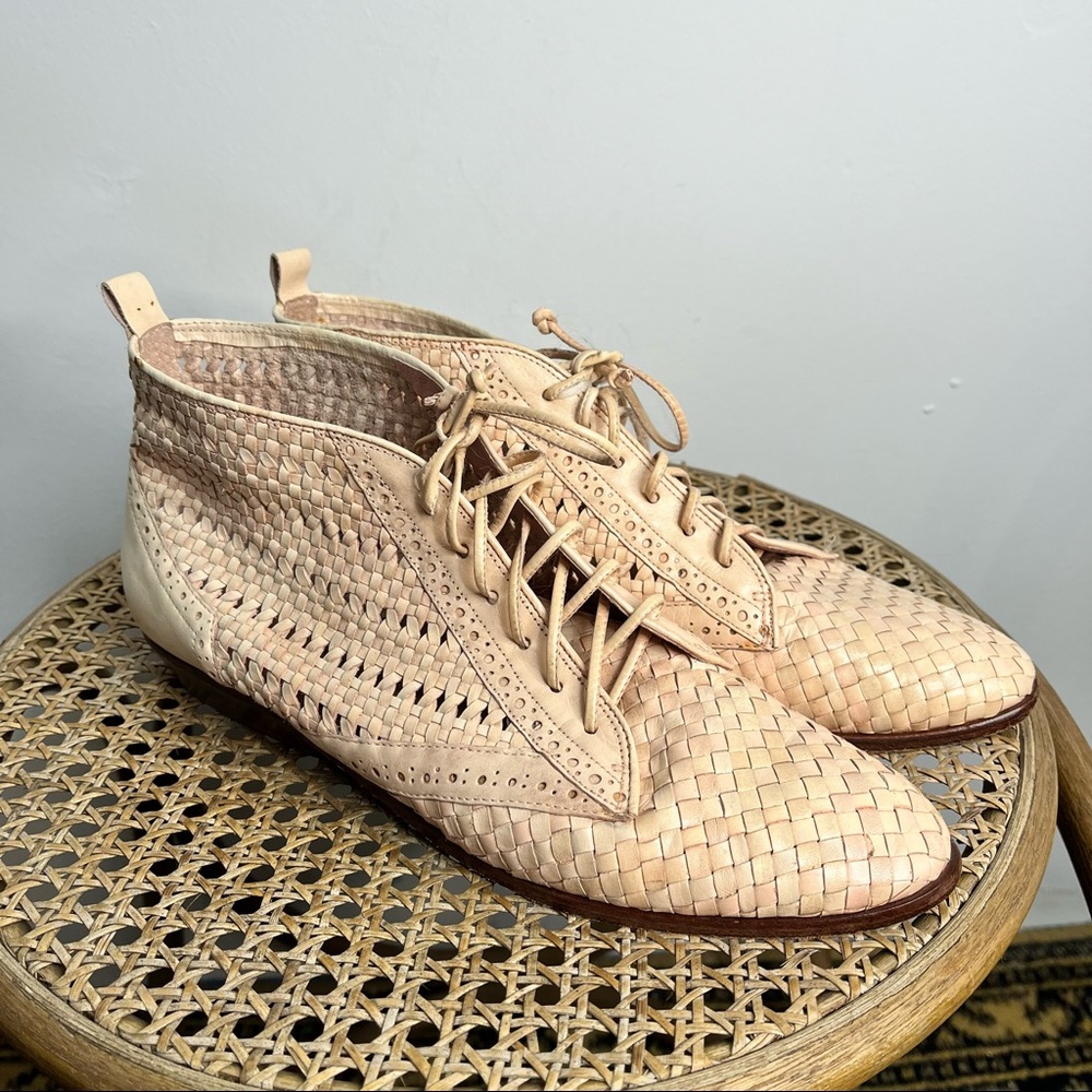 Vintage pale pink woven booties